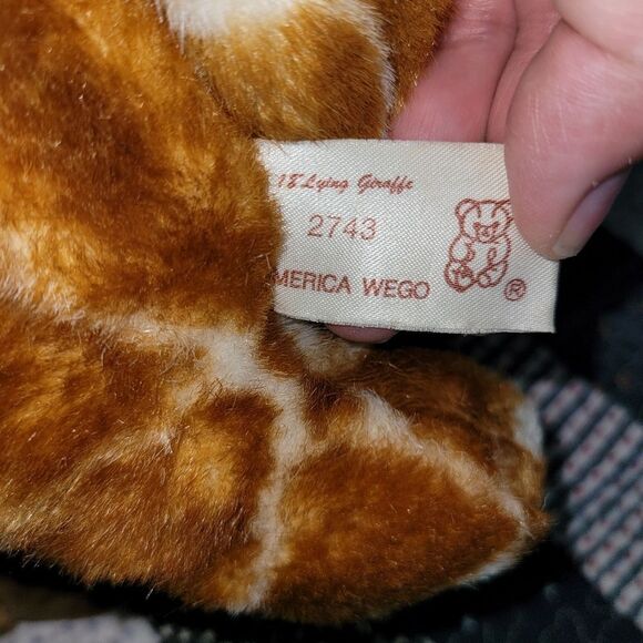 Gorgeous Giraffe plush - Picture 5 of 5